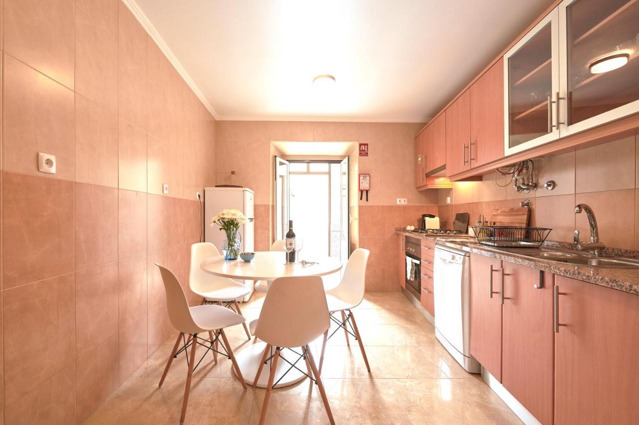 Idyllic Lisbon Apartments With Amazing Courtyard, By Timecooler Экстерьер фото