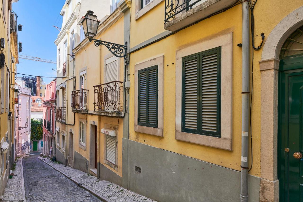 Idyllic Lisbon Apartments With Amazing Courtyard, By Timecooler Экстерьер фото